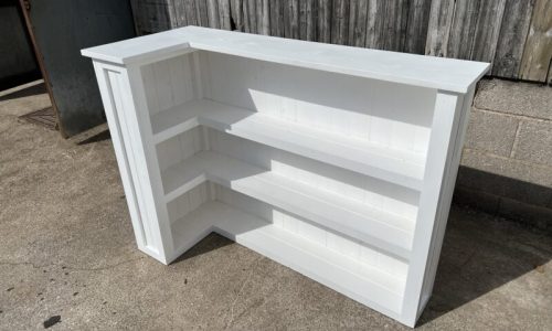 White Margarita home bar with configurable return and multi-tier shelving